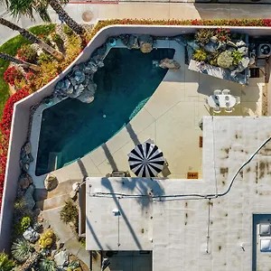 private-pool-mountain-views.palm-springs-ca-hotels.com/