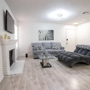 2 Bedroom Close To Vegas Strip Apartment